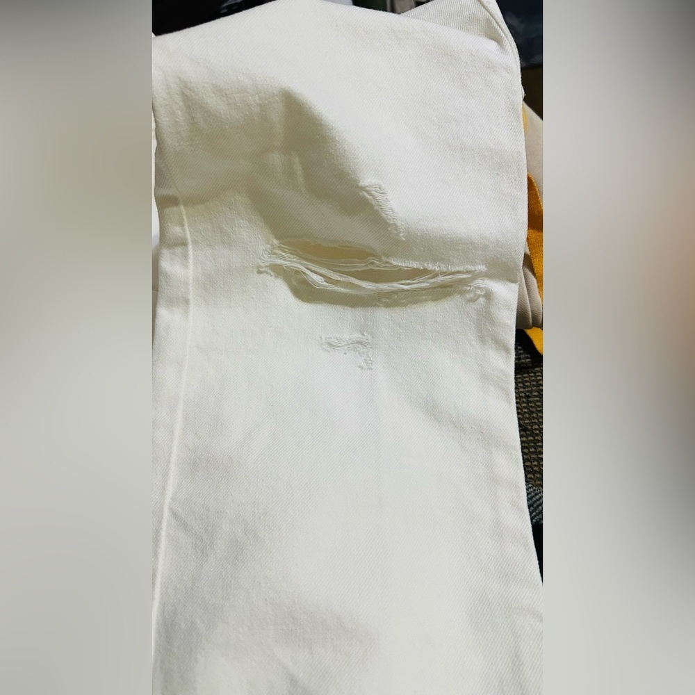 Reformation White Distressed Wash Vintage Jeans - Picture 11 of 11